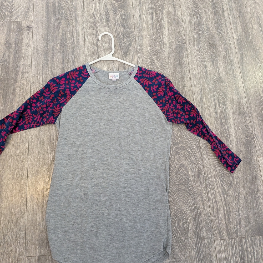 LuLaRoe Gray Top with Pink and Blue Sleeves